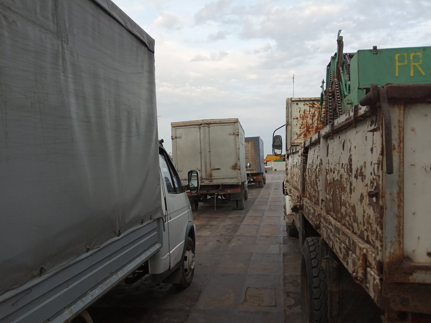 грузовики, фургон, грузовой автомобиль, грузовая, грузовое 15м3