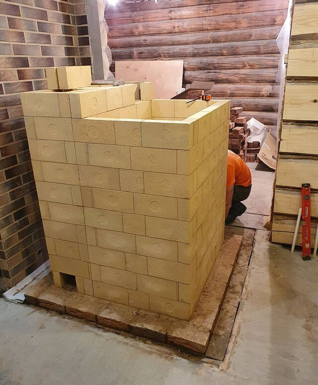 кладка шамотного кирпича, кирпич, огнеупорный кирпич, дом из шамотного кирпича, перемычка для шамотного кирпича