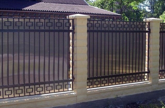 заборы для частного, заборы из металла для частны, кованый забор с поликарбонатом, забор, кованый забор