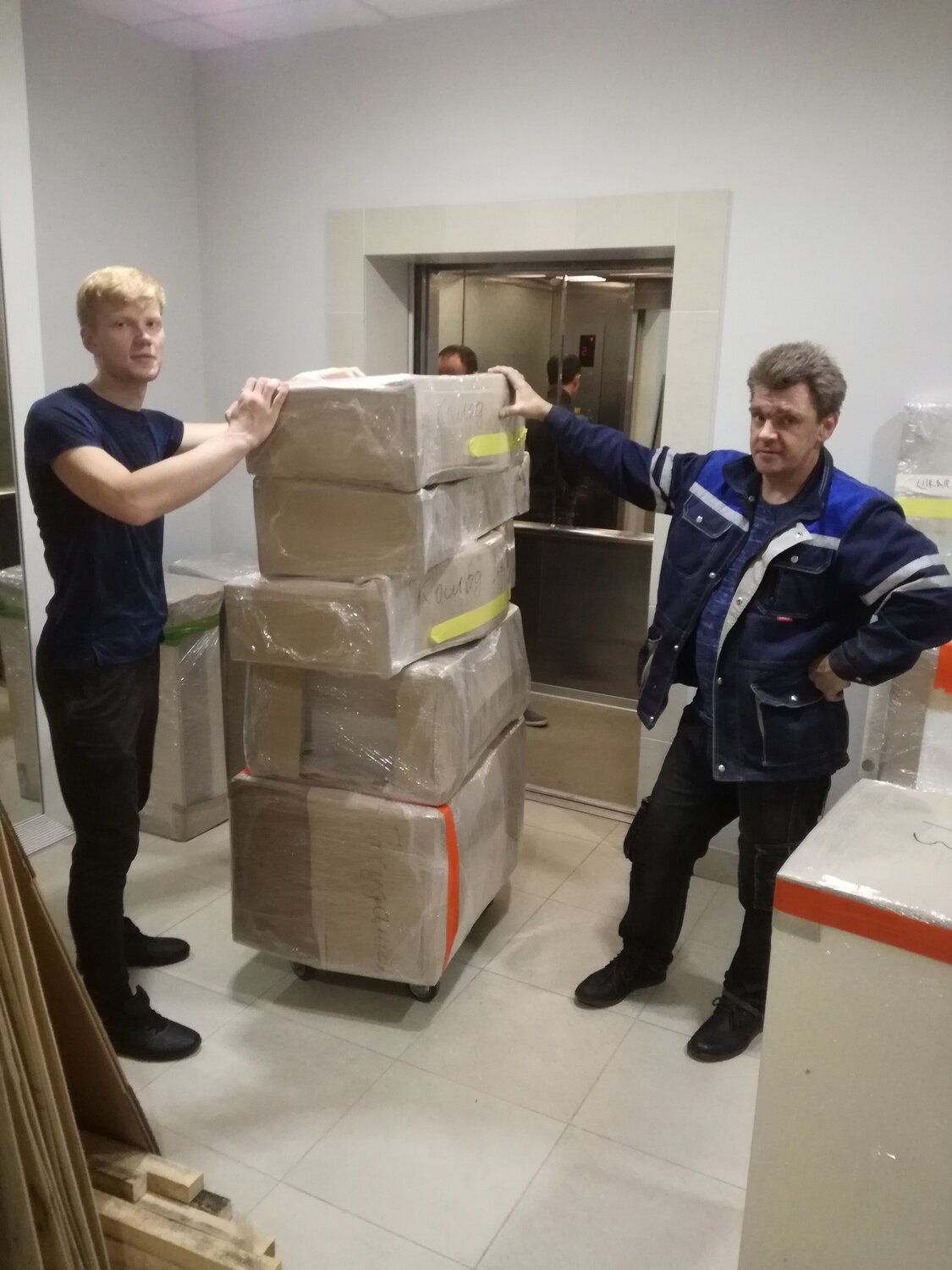 грузчик, грузчик на склад, умный грузчик, грузчик готовой продукции, грузчики упаковка мебели