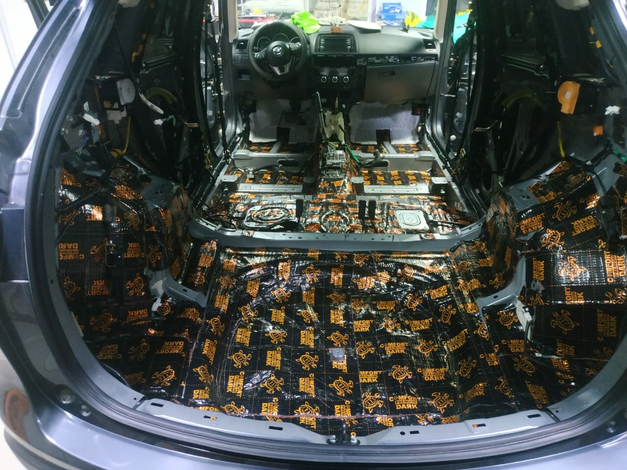 шумоизоляция автомобиля, шумоизоляция пола автомобиля blockshot, шумоизоляция kia rio x-line, шумоизоляция тойота рав 4, шумоизоляция салона