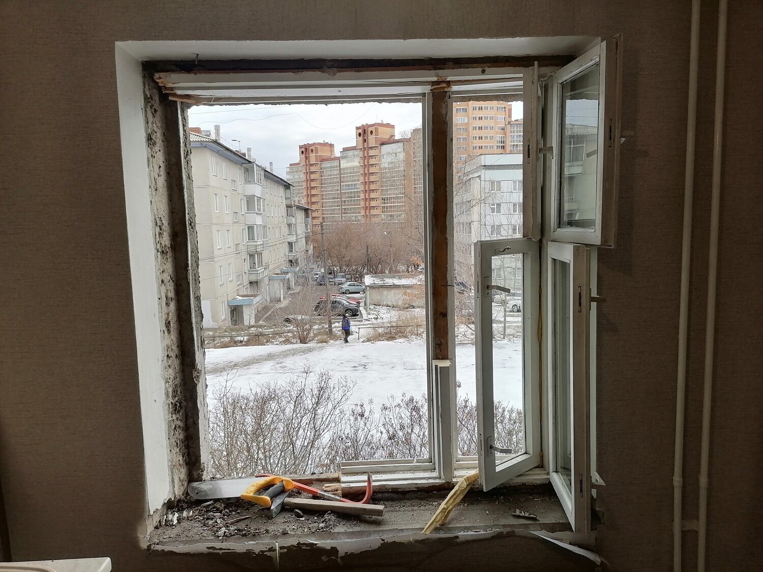 окна, пластиковое окно, окна 21 века, старые деревянные окна в квартире, пластиковые окна в старом фонде