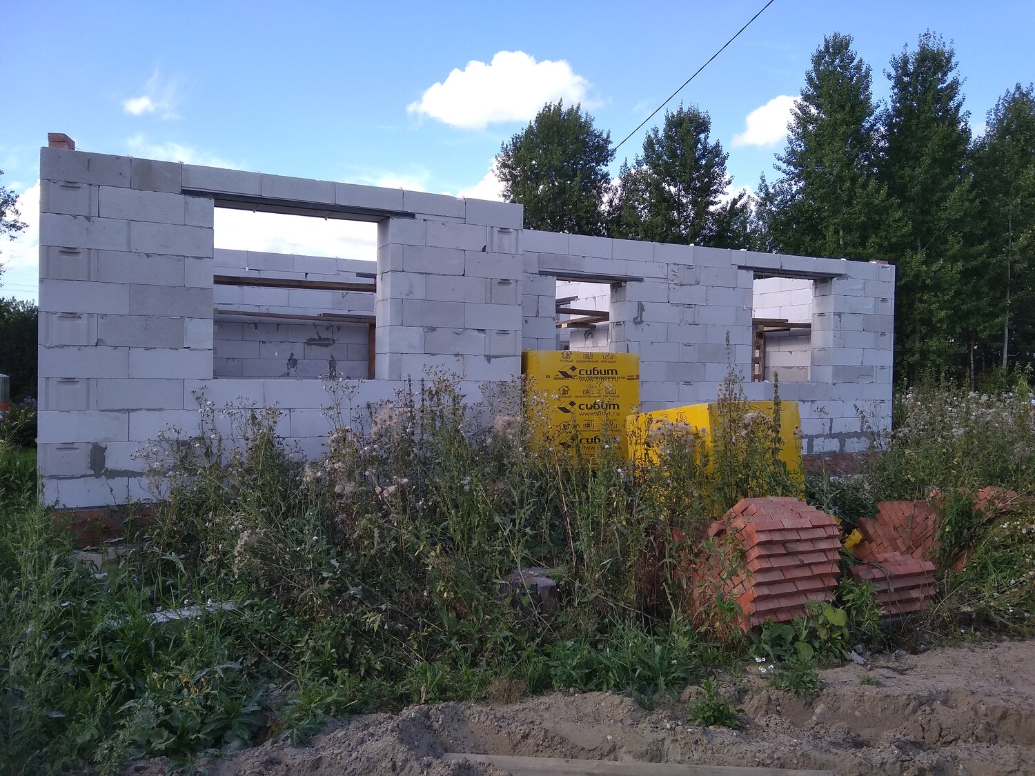 пеноблок ютонг, хозблок из газосиликатных блоков, газосиликат ютонг, монолита 10 этажей кладка стен и перегородок из газосиликата в крыму, газобетон