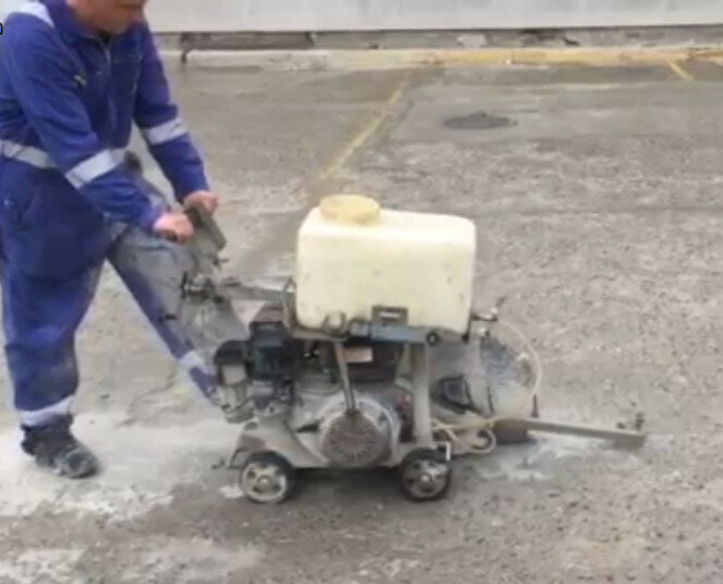 дорожник с виброплитой, виброплита compactor c180, виброплита, техника, резка асфальта