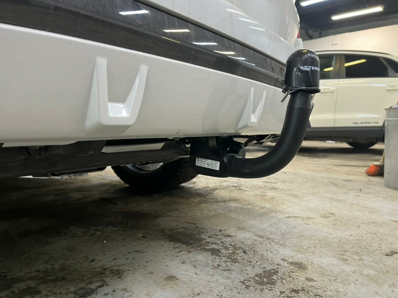 Установка фаркопа BMW X5