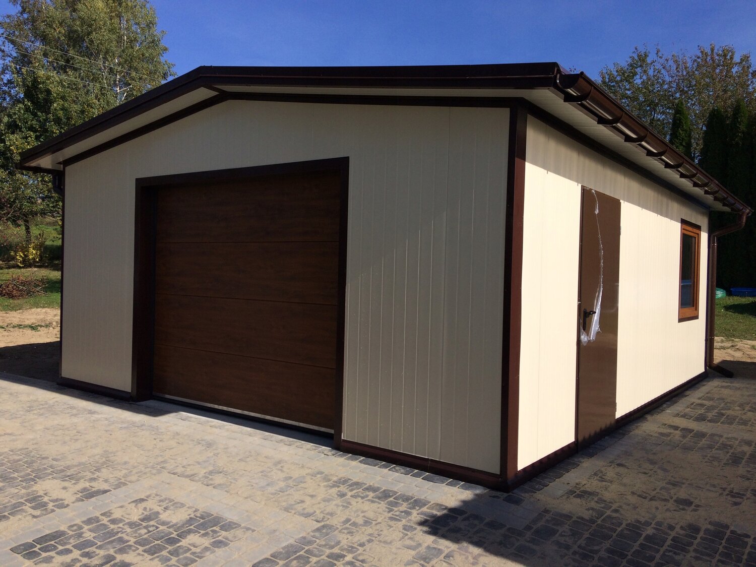 гараж из сэндвич панелей 6х12, гараж из сэндвич панелей 6х4, гараж из сэндвич панелей под дерево, хозблок из сэндвич панелей, гараж из сэндвич панелей 4х8
