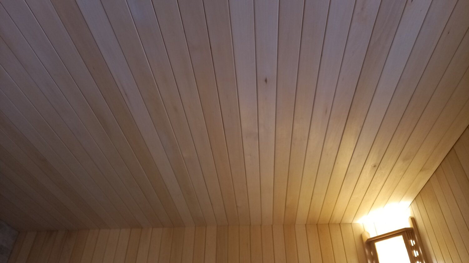 вагонка штиль крашеная белая, вагонка лиственница потолок, вагонка штиль сосна в интерьере, вагонка штиль лиственница, вагонка штиль на стене