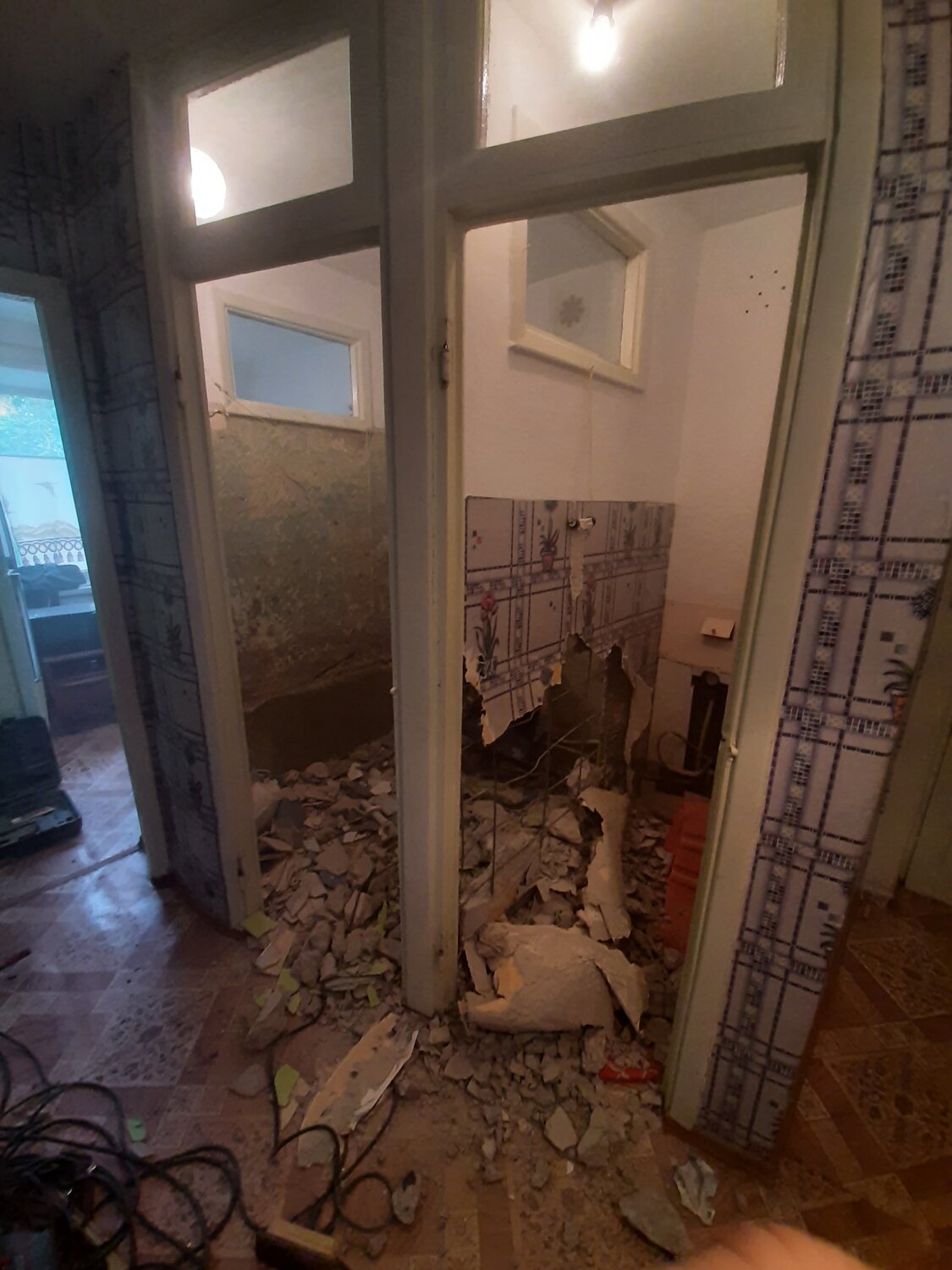 квартира, из убитой хрущевки, дома припяти, переделка коридора в хрущевке, заброшенный лифт