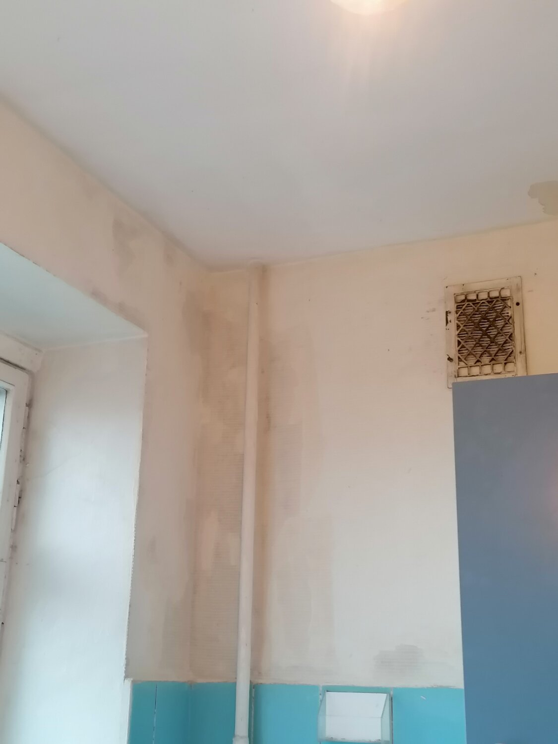 потолки в хрущевке с выступами, стена в квартире, квартира, потолок, покраска стен