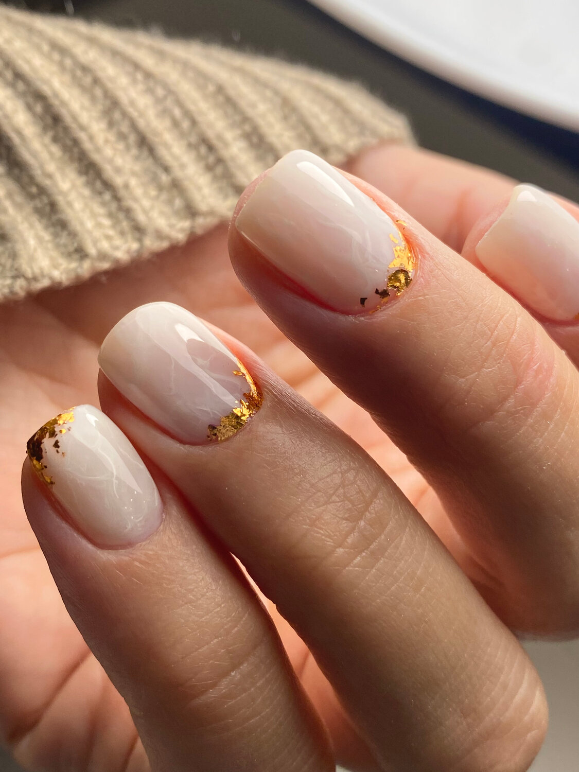 маникюр, маникюр золотистый, маникюр цвета, золотой дизайн ногтей, ногти