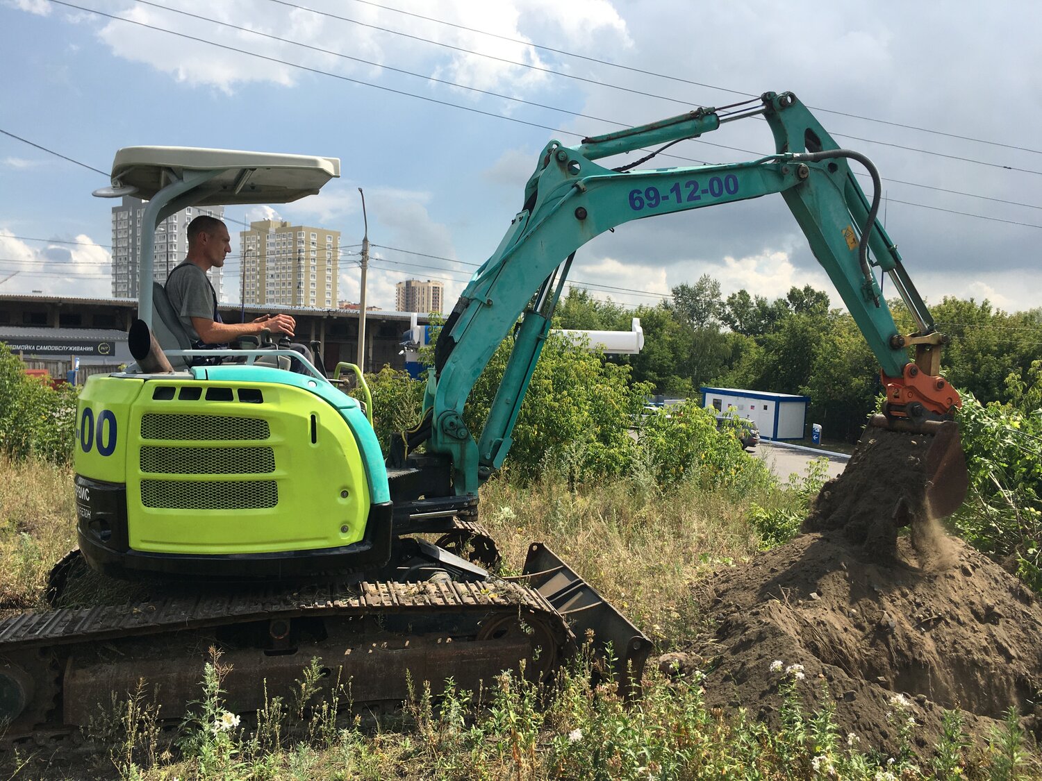 Аренда гусеничного мини-экскаватора Yanmar