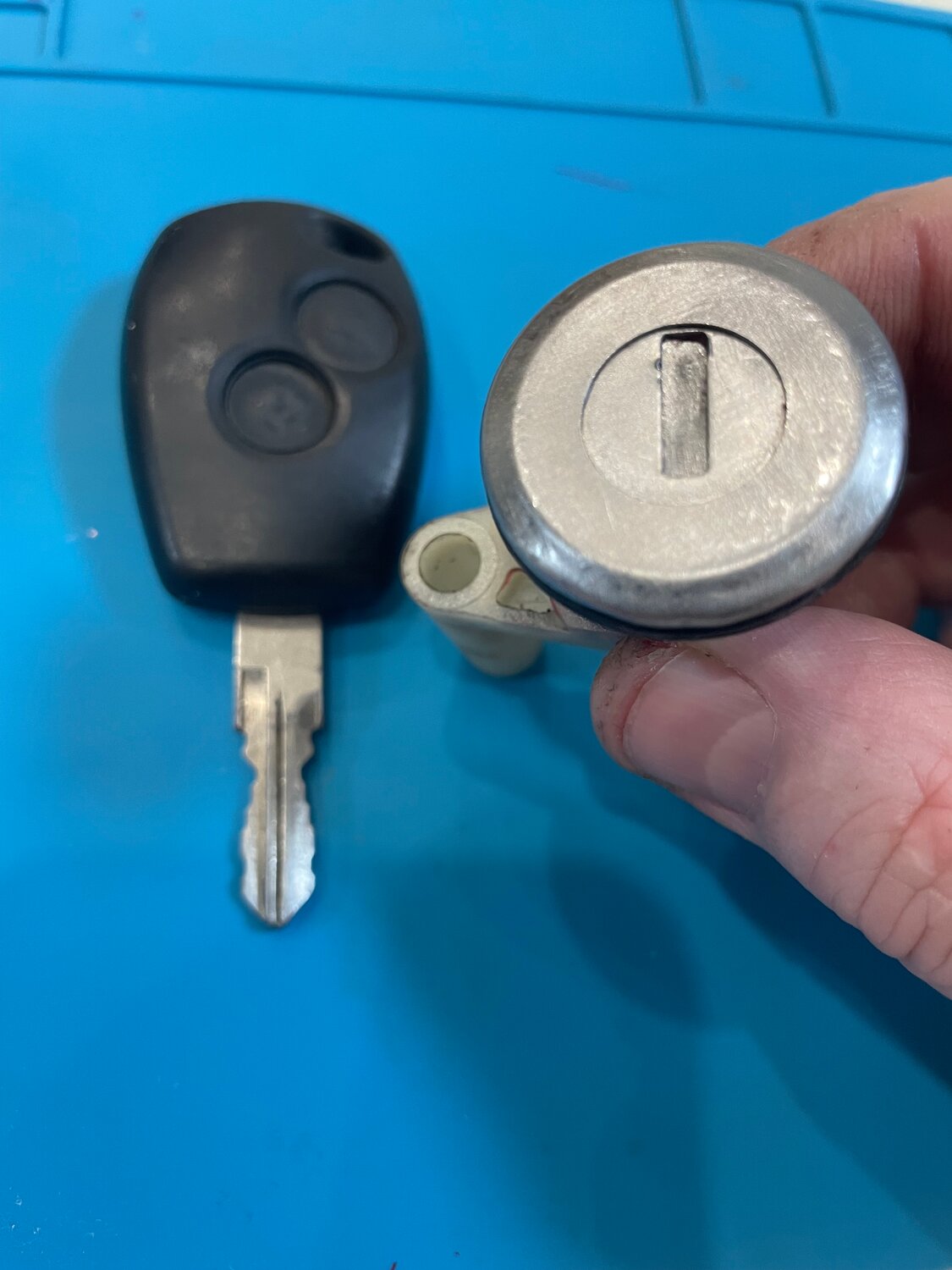 ключ зажигания renault, ключ зажигания рено, ключ рено логан, ключ зажигания опель, корпуc ключа зажигания рено