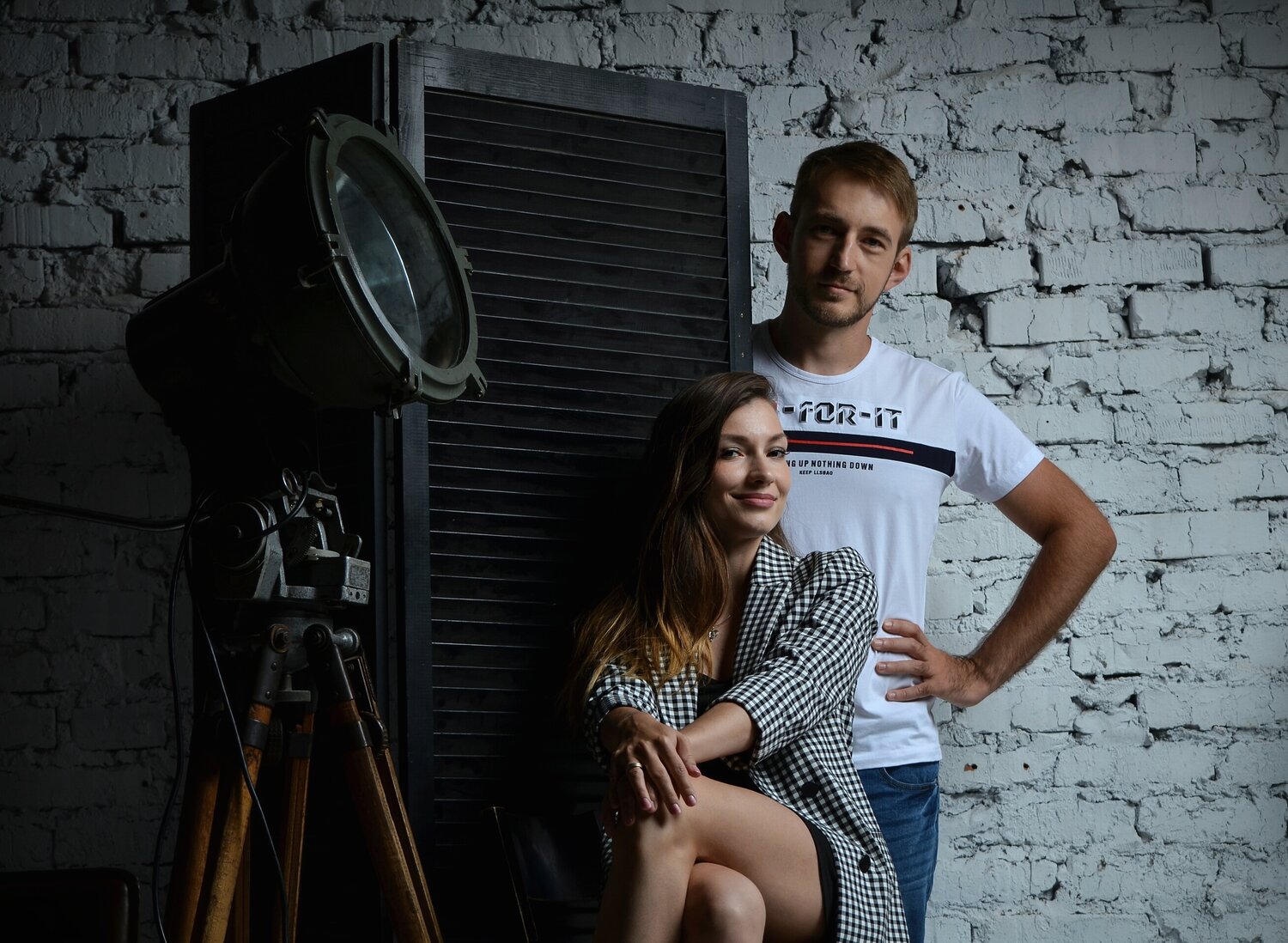 фотосессия в студии, лавстори в студии, девушка, молодые люди, фотосессия
