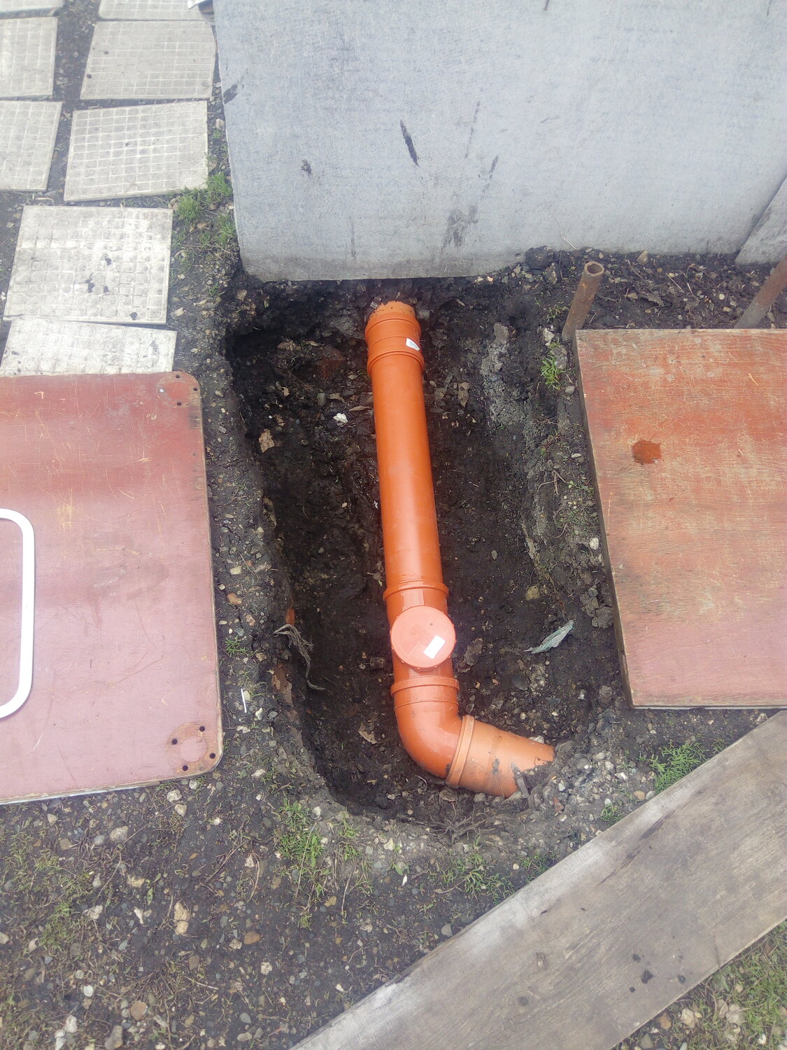 прокладка внутренних трубопроводов канализации 110, канализация, наружная канализация в частном доме, трубы канализации в частном доме, канализация в своем доме