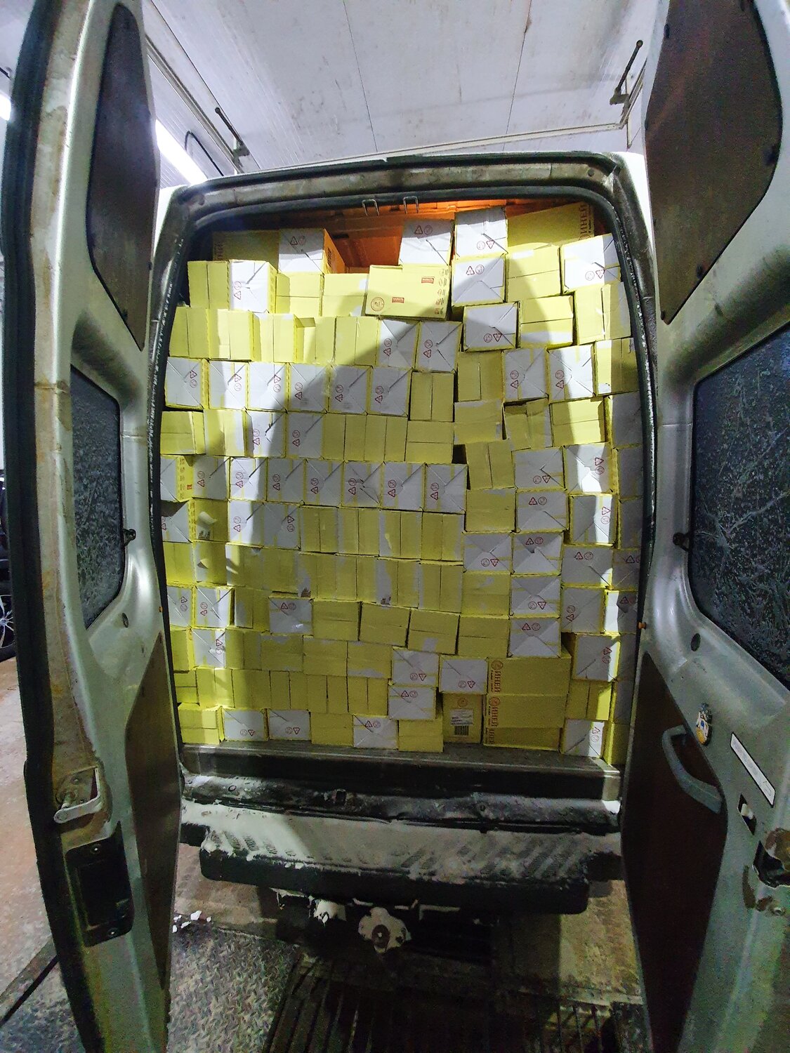 контрабанда сигарет, перевозки, контрабанда сигарет в железо железобетонном понтоне, экспедирование грузов, контрабанда