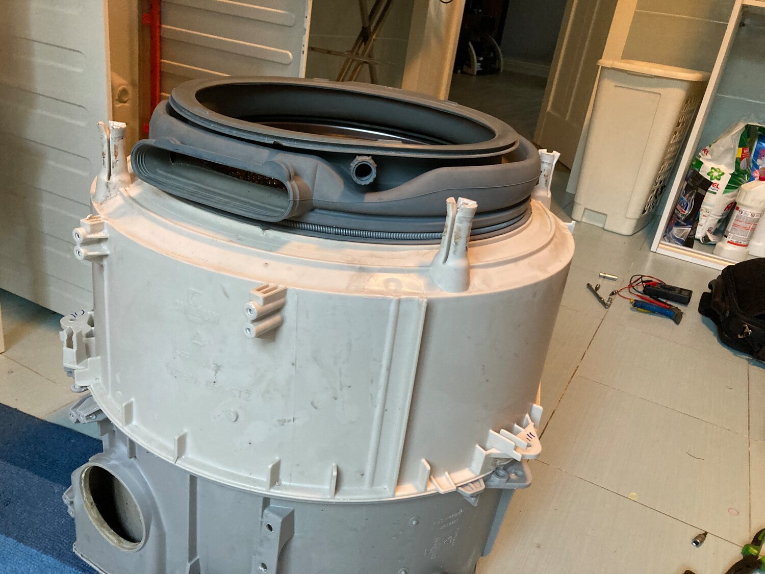 разборный бак стиральной машины, разборный бак стиральной машины электролюкс, разборный барабан стиральной машины, бак стиральной машины электролюкс, разрезаем бак стиральной машины индезит