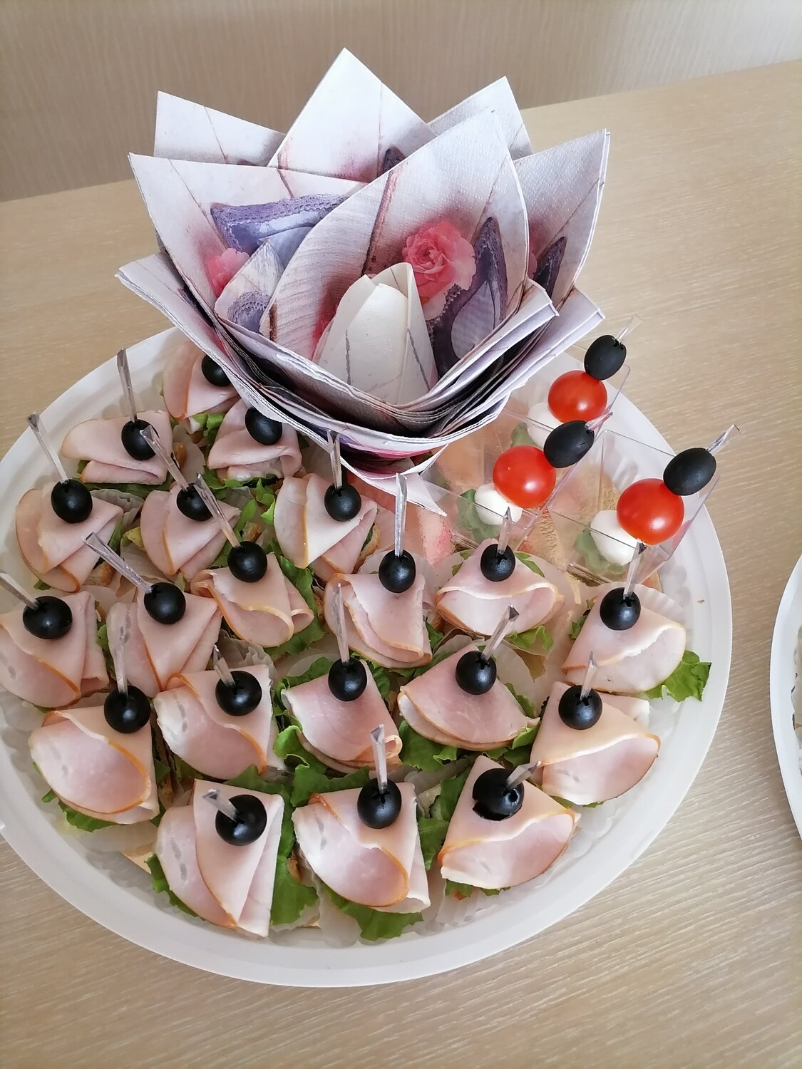 оригинальные закуски, закуска, бутерброды для фуршета на свадьбу, еда, канапе с осетриной