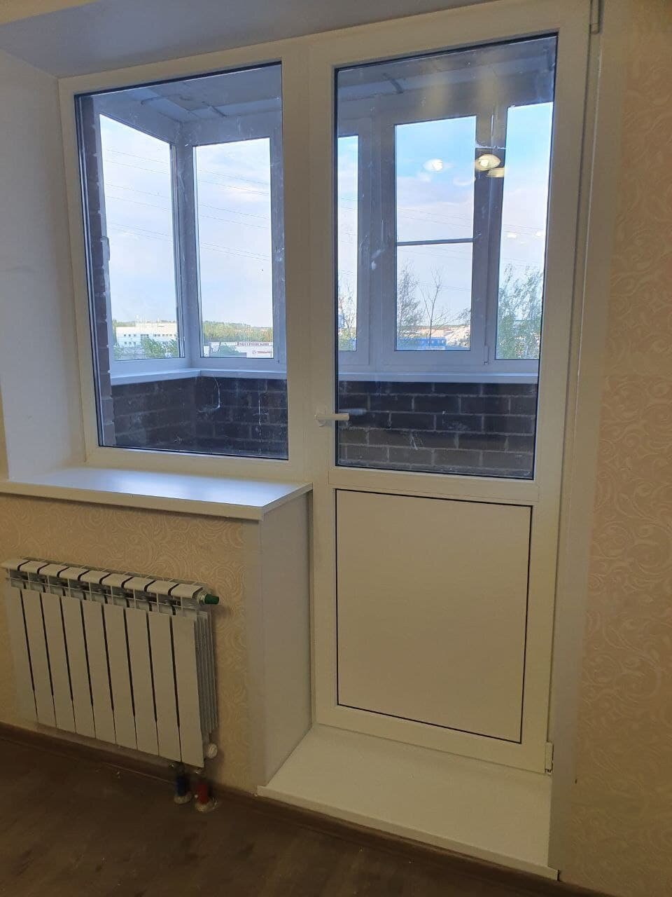 Как заменить подоконник балконной двери - 86 фото