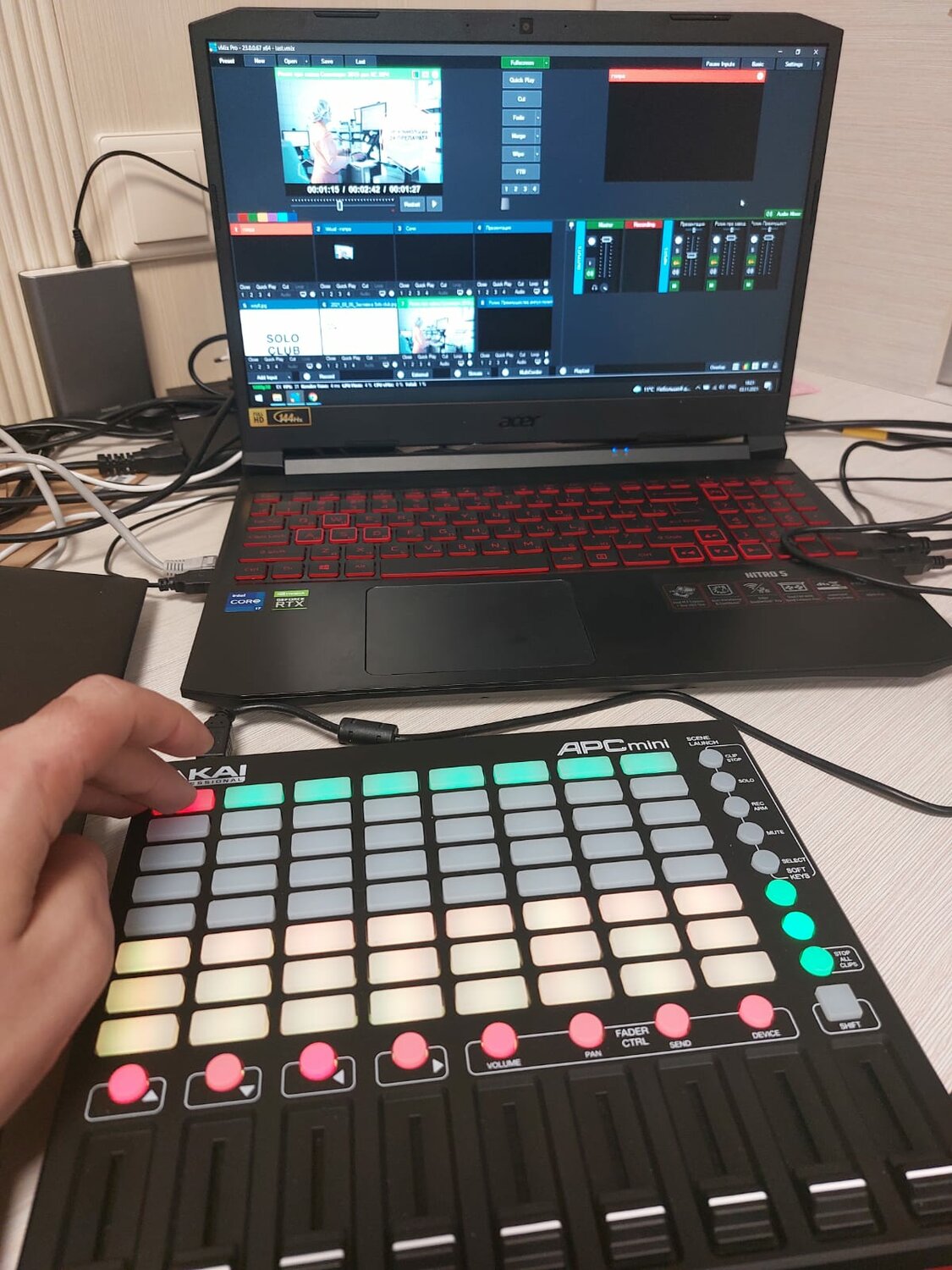 ableton, ableton dj, akai pro apc mini, ableton live push 2, native instruments maschine jam