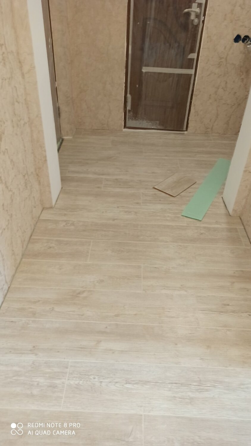 плитка в коридор под ламинат, линолеум, укладка ламината в коридоре, укладка ламината, ламинат