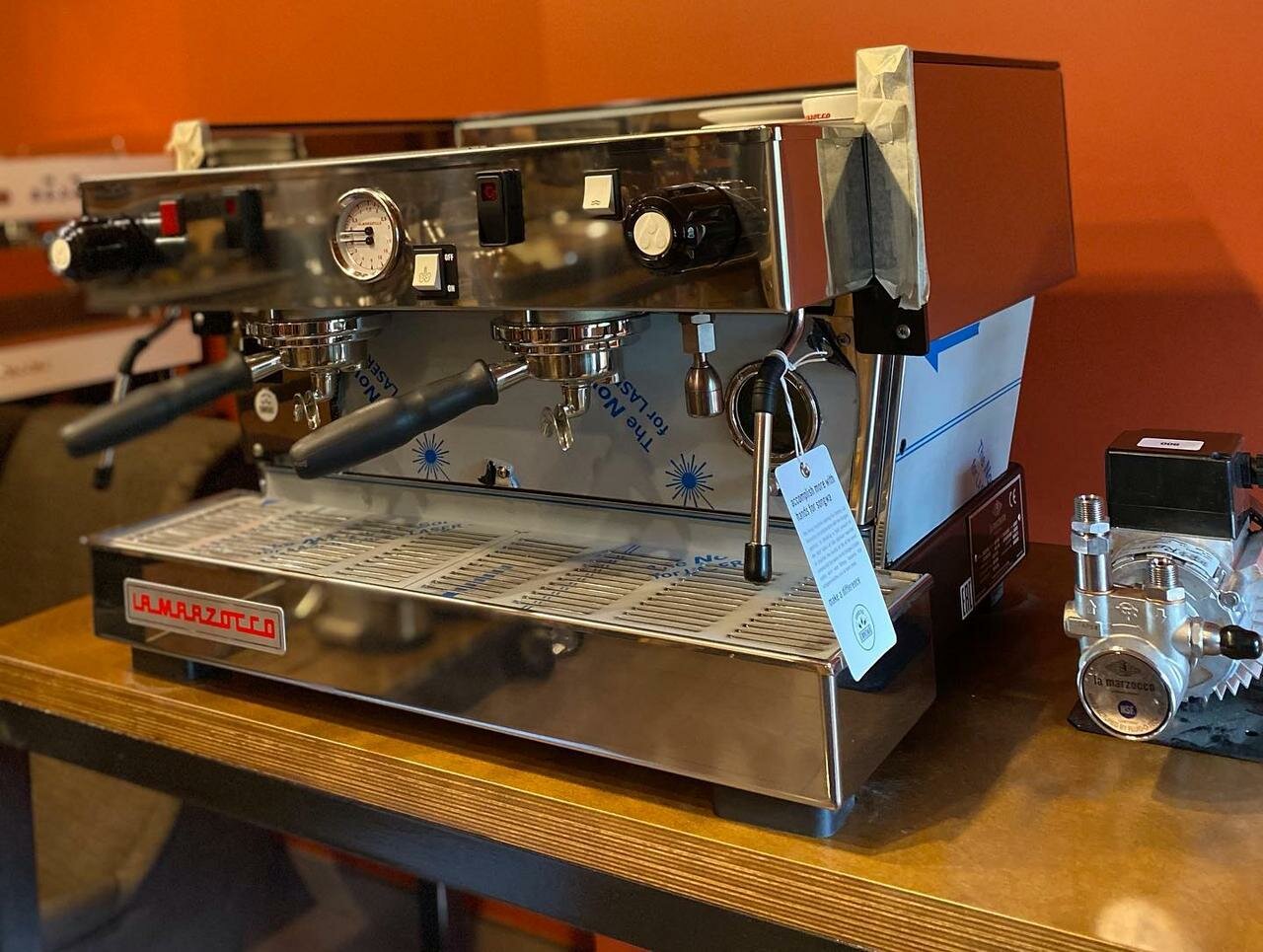 кофемашина la marzocco, профессиональная кофемашина, кофемашина, кофемашина la marzocco linea classic ee 2 gr, кофемашина la marzocco mistral av 3gr