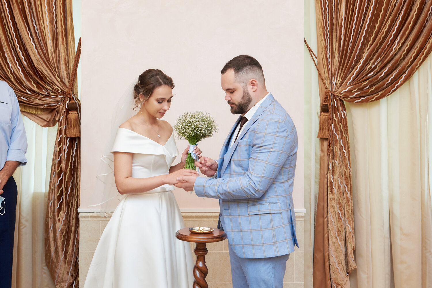 загс, кутузовский загс торжественный зал, свадьба, прическа на роспись в загсе, свадьба загс