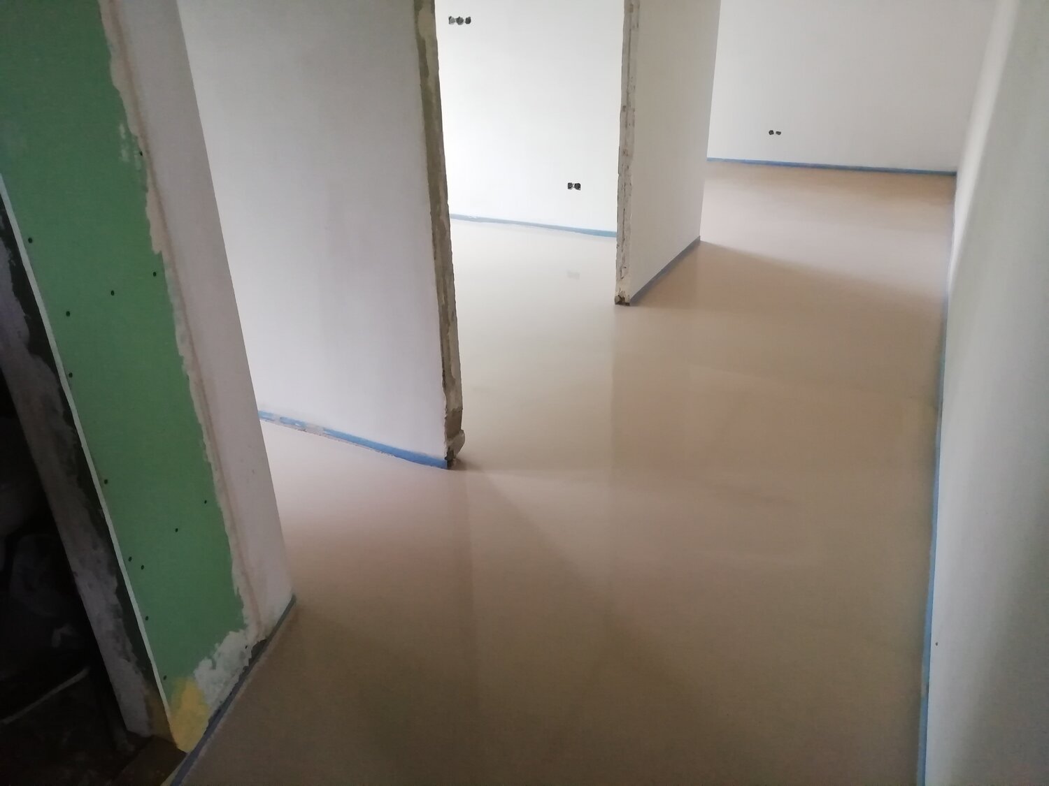 стяжки пола, выравнивание пола, пол стяжка, наливной пол, ремонт пола