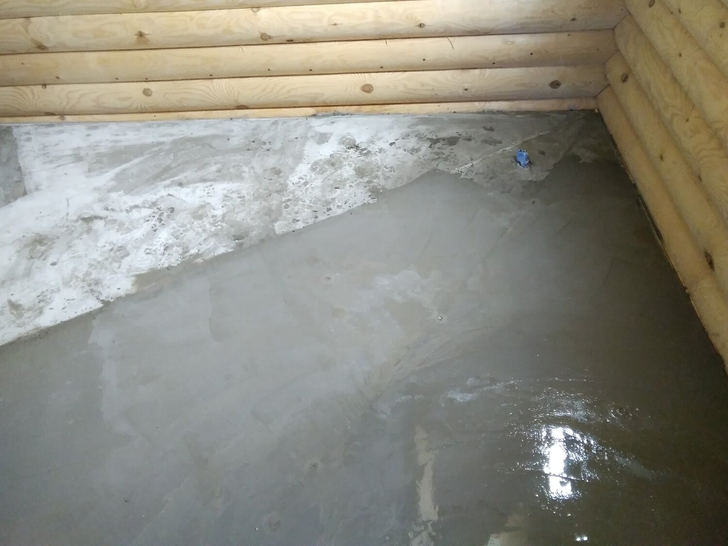 стяжка пола в бане, стяжка пола в доме из сруба, пеноизол для пола, стяжка в бане, пол в деревянном доме
