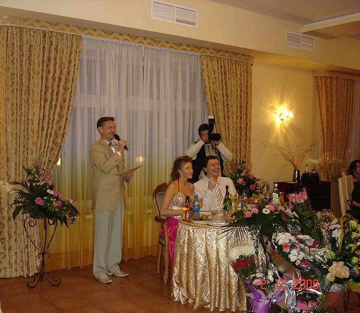 на свадьбе, тамада на свадьбе, ведущий на свадьбу, атис свадьбы, девушка