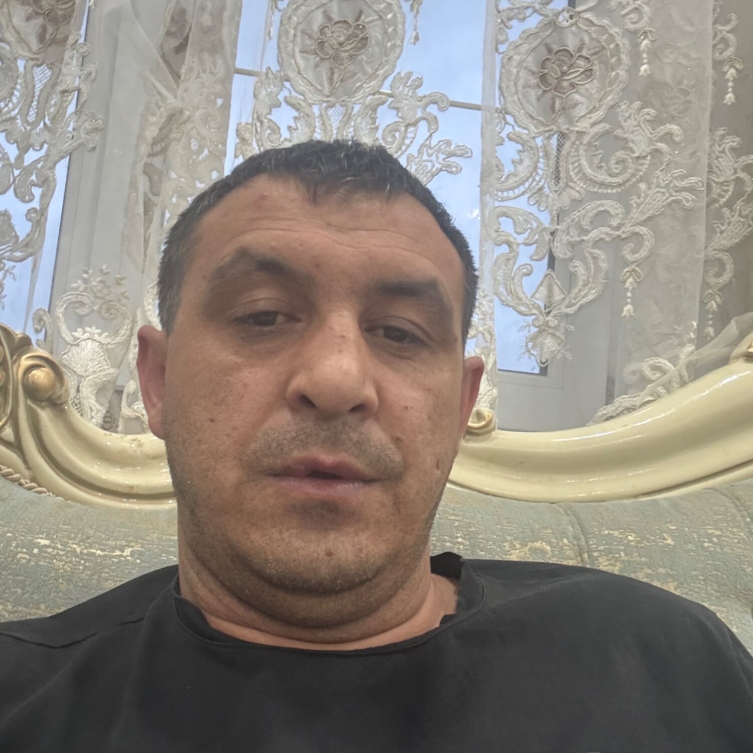 Виктор Михаилов