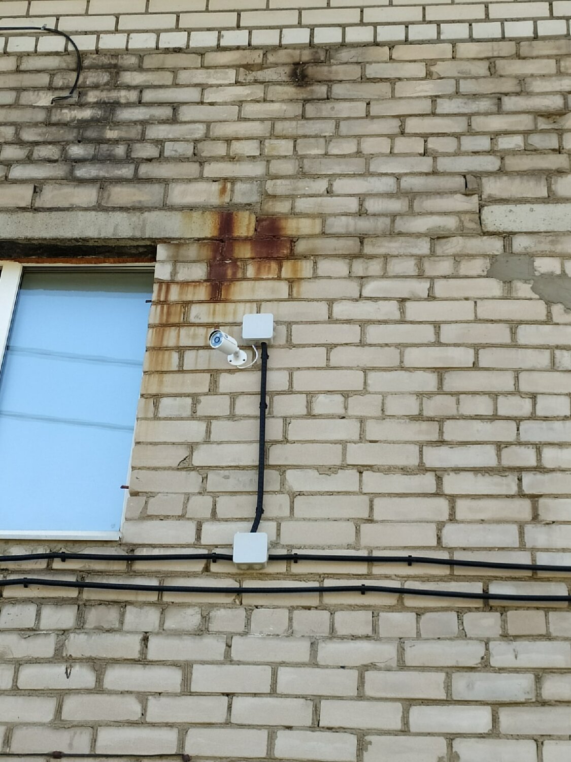 здание, трещина в сталинском доме, разрушение кирпичной кладки, кирпичная кладка, кладка