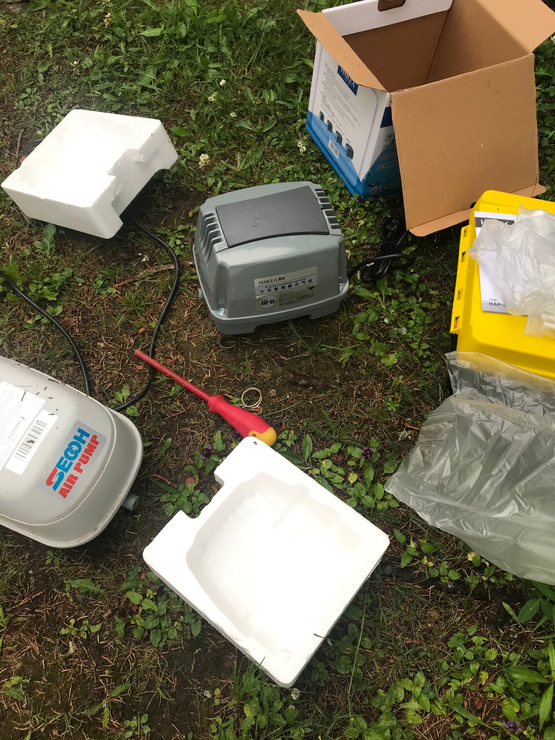 компрессор секох 80 для септика, wifi роутер h118n v 2.1dom.ru й блок питания, ящик из пластиковой канистры, воздуходувка для септика, туалет-домик catidea 52х38х42