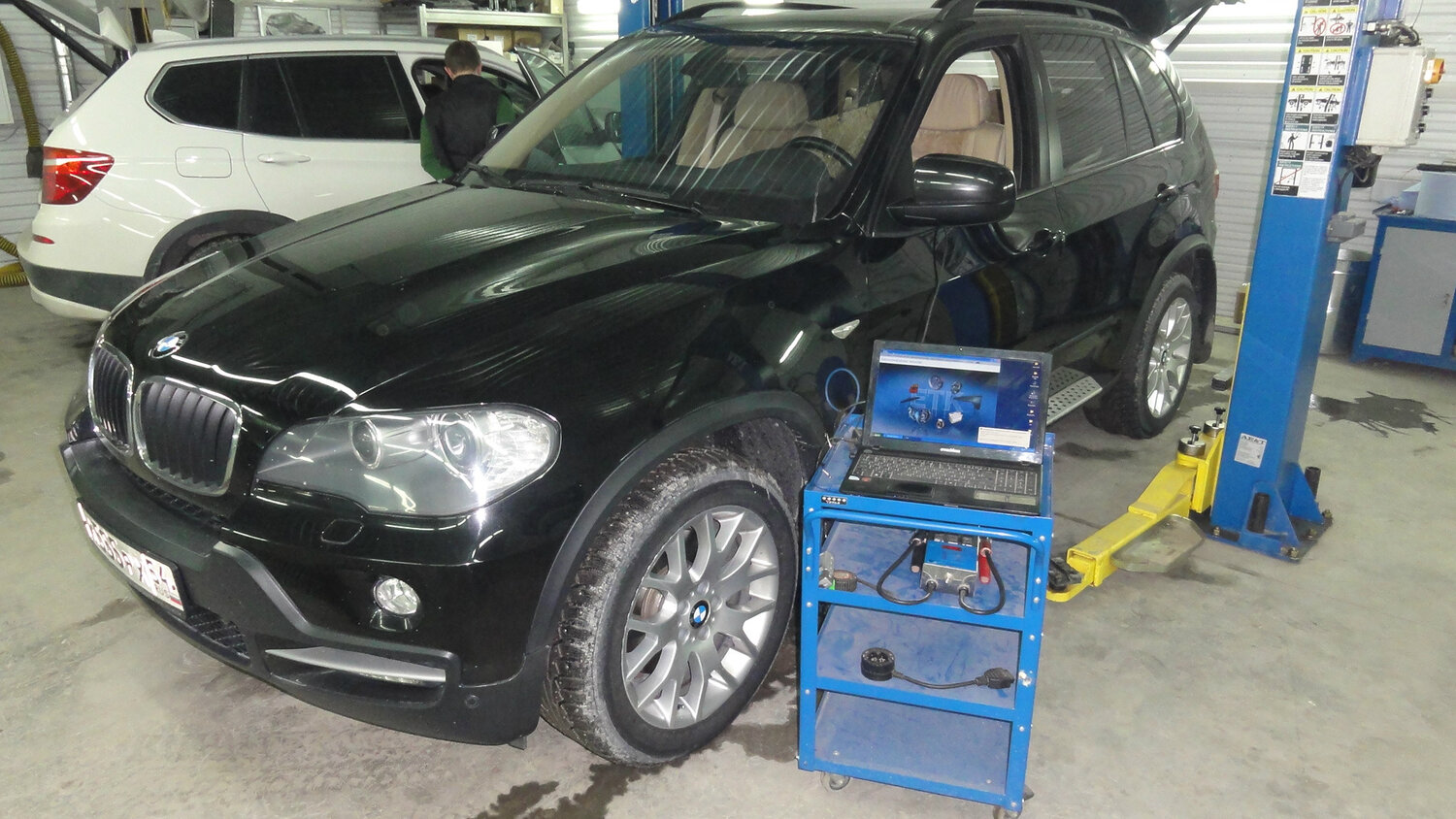 bmw x5, автомобильный комплект бмв х5 е53, bmw x, bmw x5 e53 4.4 рестайлинг, бмв х5 в тонировке