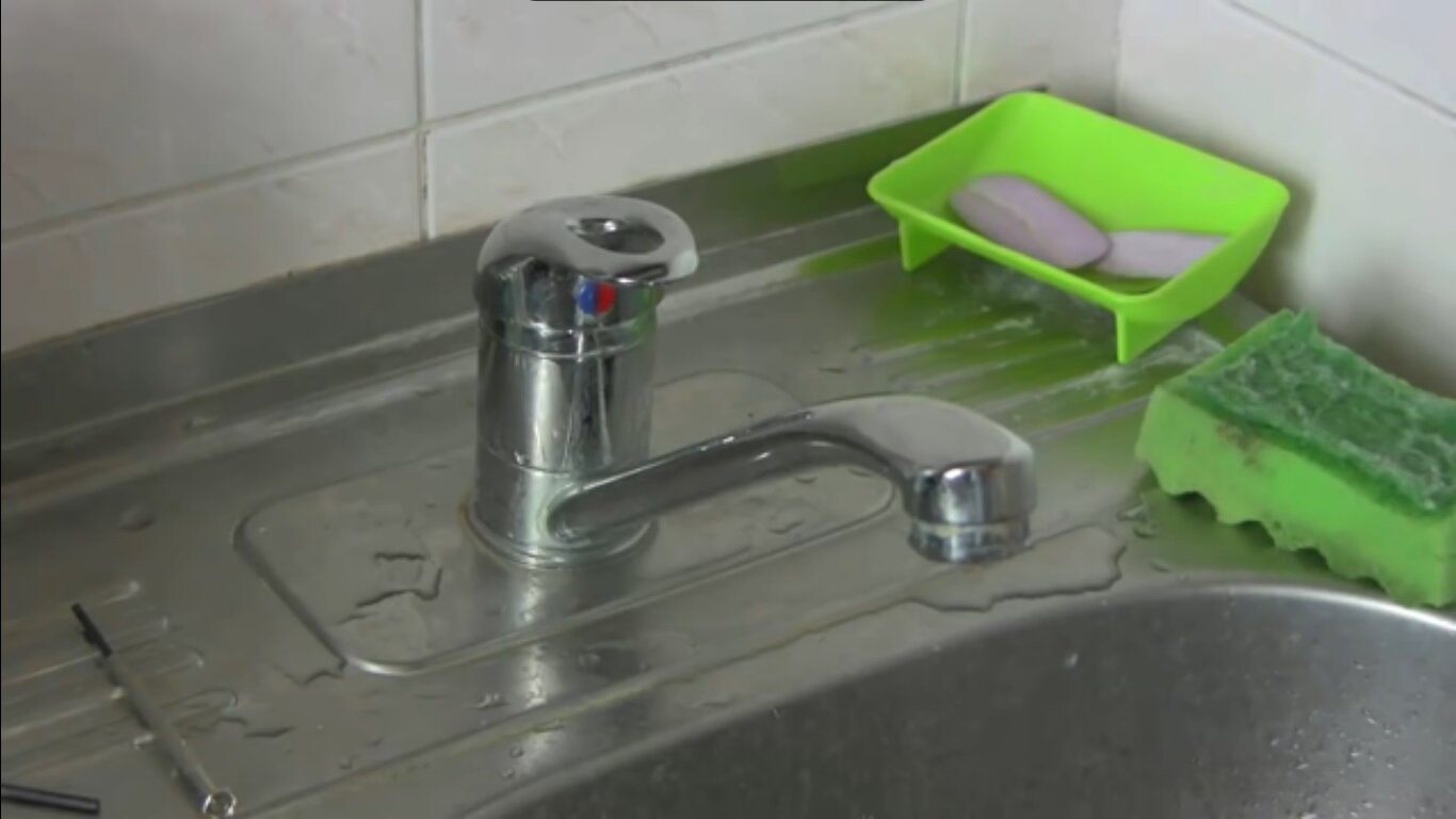 потек кухонный смеситель, смеситель для мойки, смеситель для кухни, смеситель, рычаг на смеситель гровер 33001 однорычажный