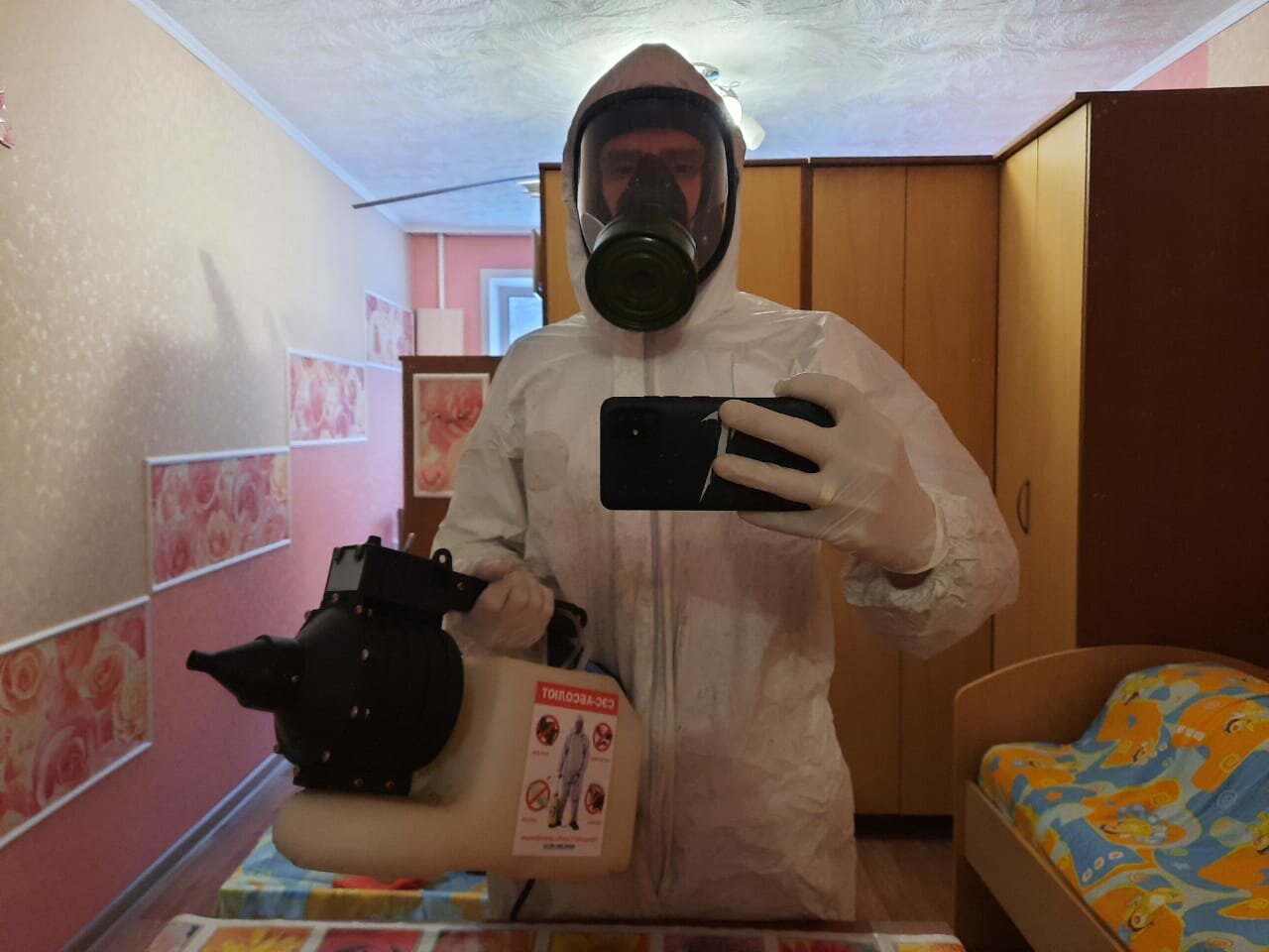 уничтожение клопов в самаре, уничтожение клопов в спб, дезинсекция, дезинфекция дезинсекция дератизация, противогаз