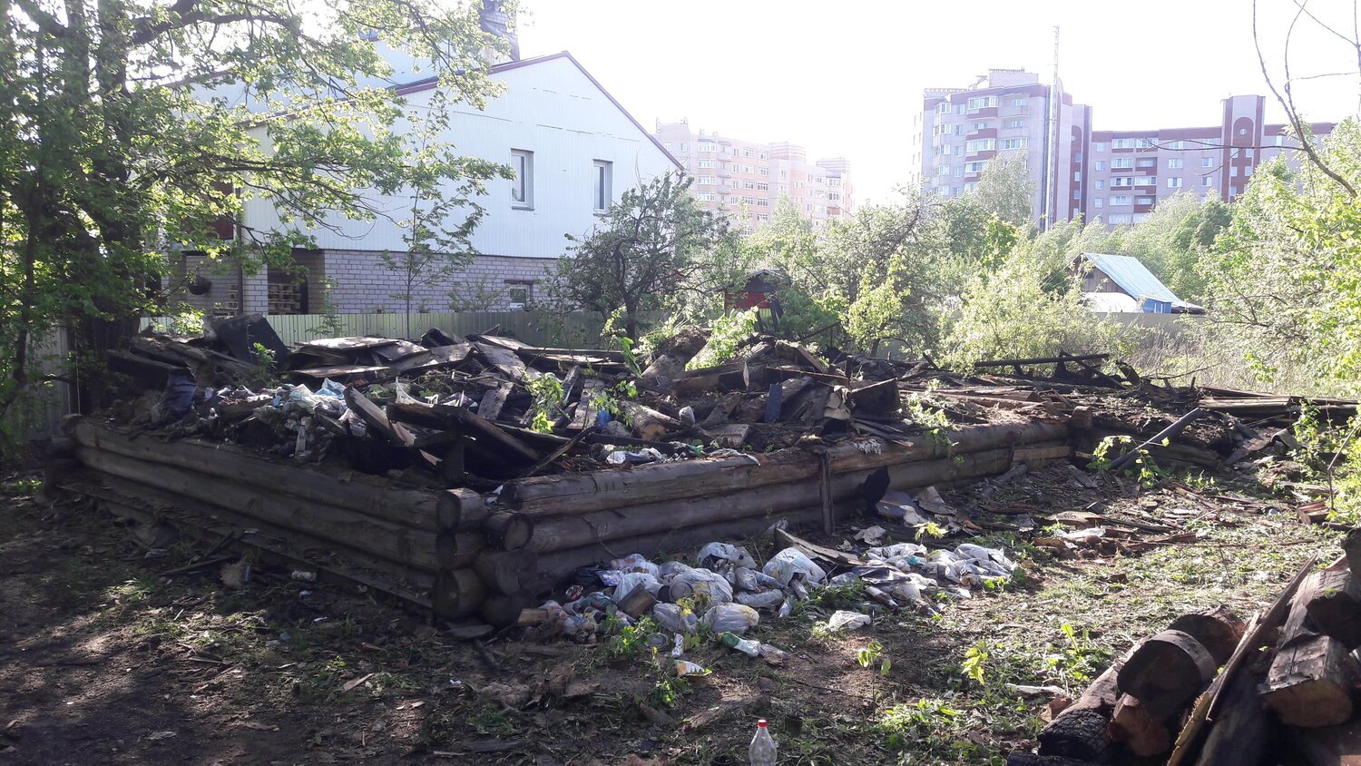 улица, участок, отходы, сгоревший деревянный дом, домов