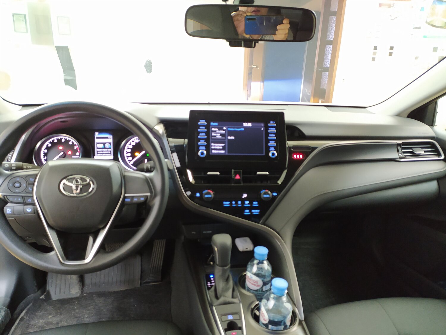 тойота камри элеганс сафети 2018, новая toyota camry, обновленная тойота камри, тойота камри 2019 черная салон, toyota camry 2020 interior