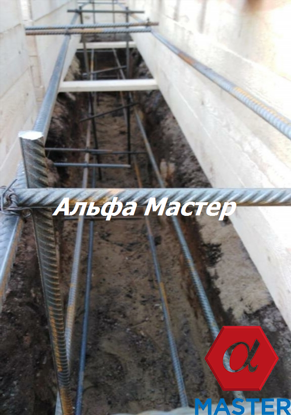 арматурный каркас для фундамента, арматура для фундамента, вязка арматуры для фундамента, арматура для ленточного фундамента, раскрепление опалубки из арматуры