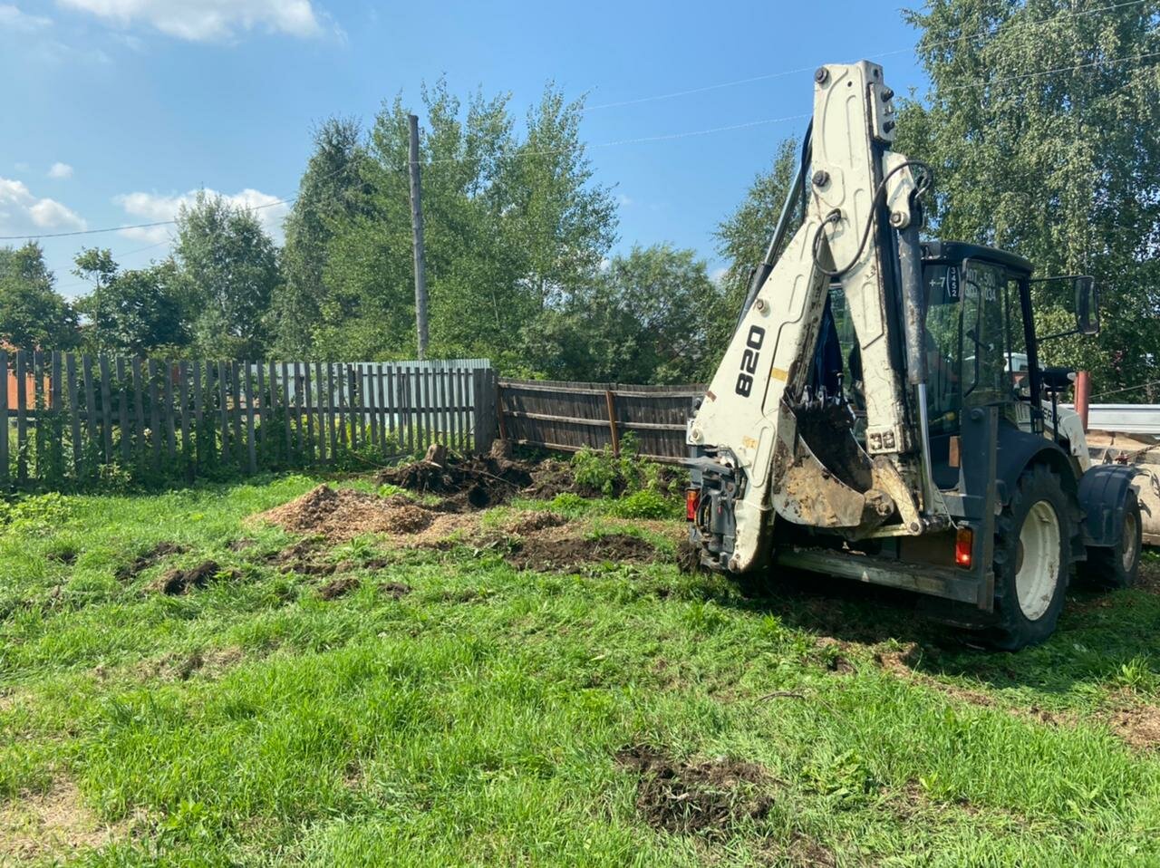 экскаватор-погрузчик terex 880sx, экскаватор погрузчик терекс зелёный, экскаватор погрузчик терекс 860 грузит, terex 960, техника