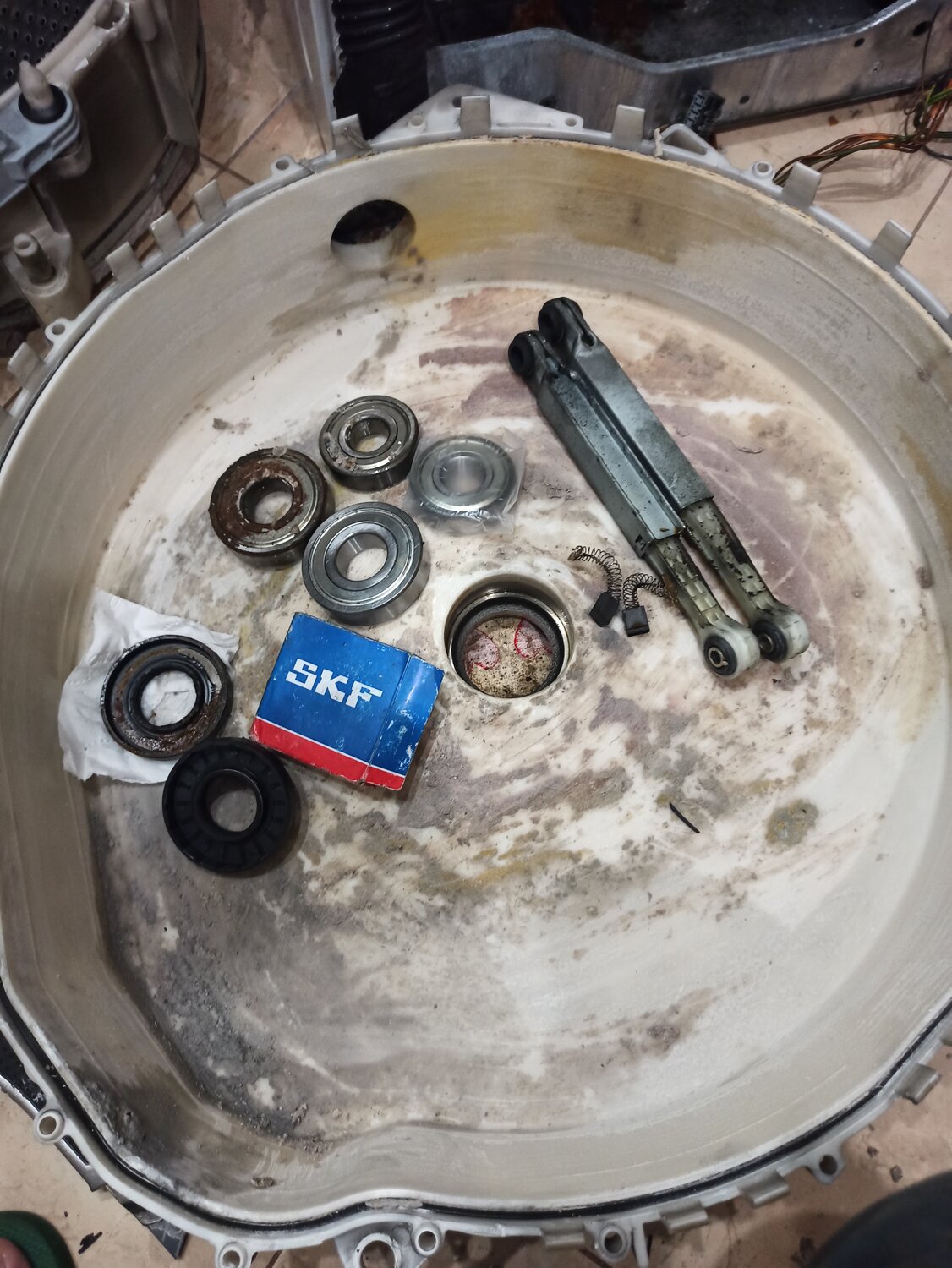 подшипник задней полуоси мицубиси л200, деталь, чистка газового редуктора, шпилька подшипника ауди 80