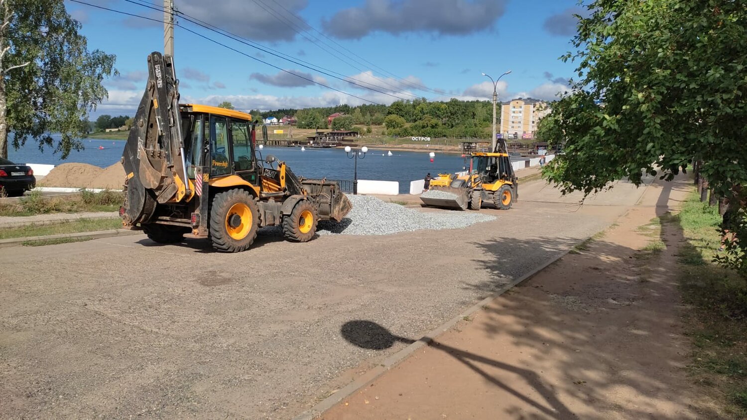 Отсыпка щебня экскаватором погрузчиком - 88 фото