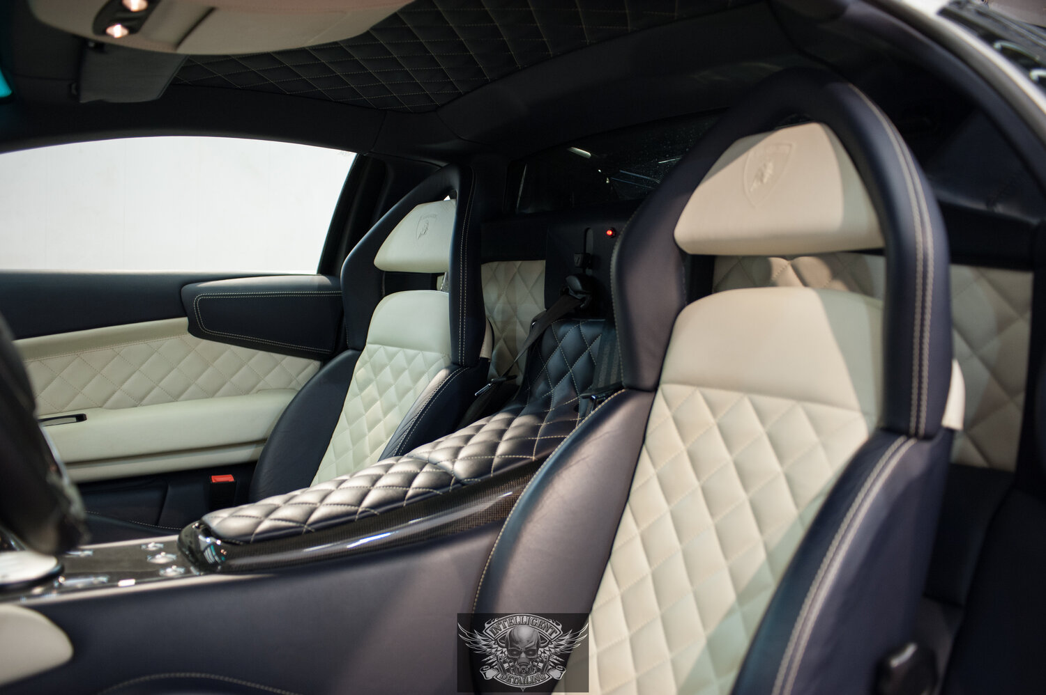 lamborghini murcielago 2020 салон, детейлинг дверей авто кожей тканью, lamborghini murcielago 2003 салон, ламборджини мурселаго с крышкой 2019 салон, Lamborghini Murcielago