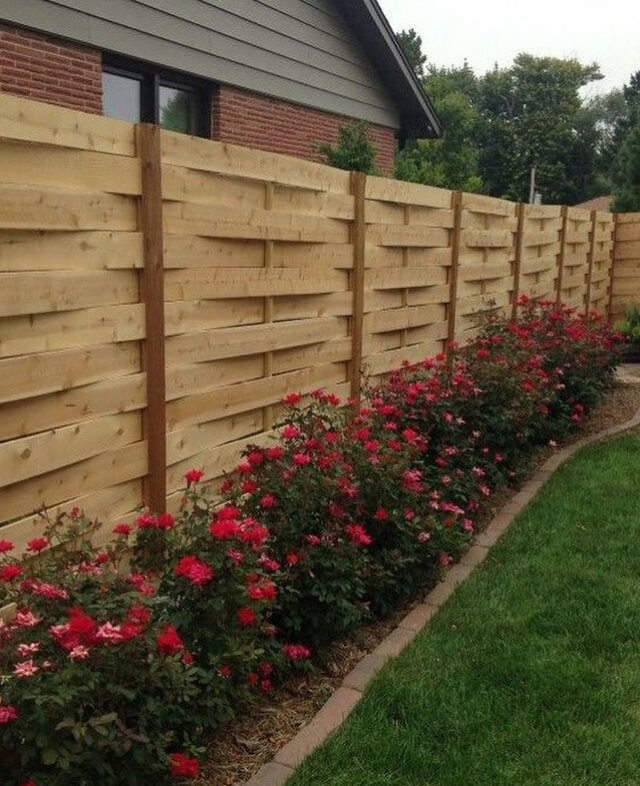 плетеный деревянный забор, плетёный забор из досок, забор австрийская плетенк, палисадник австрийская плетенка, забор шведская плетенка