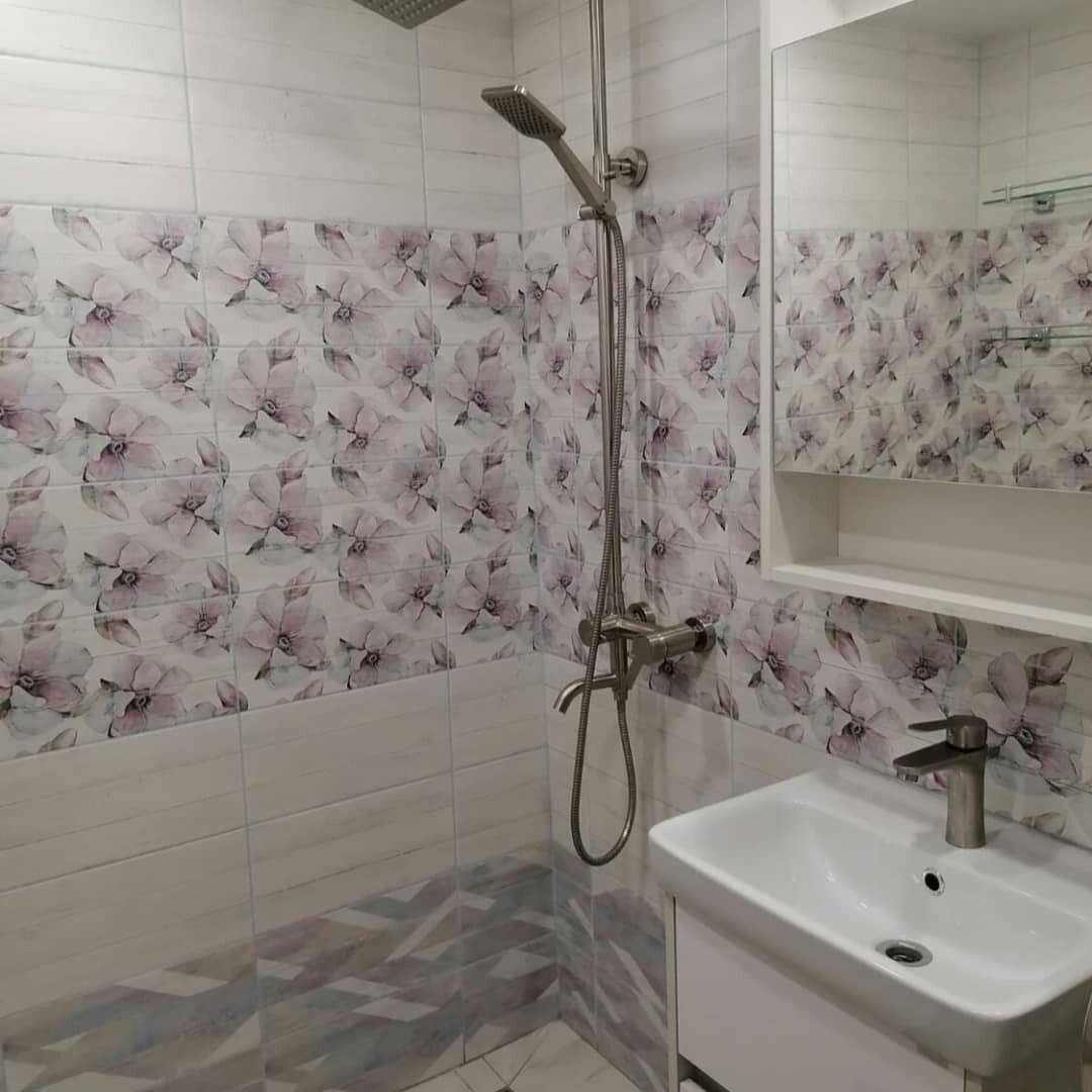панели пвх для ванны магнолии отделка, плитка для ванной комнаты в хрущевке с орхидеей, панели для ванной комнаты, пластиковые панели мелисса, шахтинская плитка рапсодия фиолетовая