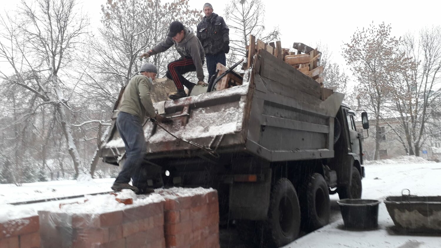 камаз вывоз мусора смоленск, вывоз мусора, вывоз строительного мусора, вывоз мусора камаз 20т, вывоз мусора юрий польский владимирская область
