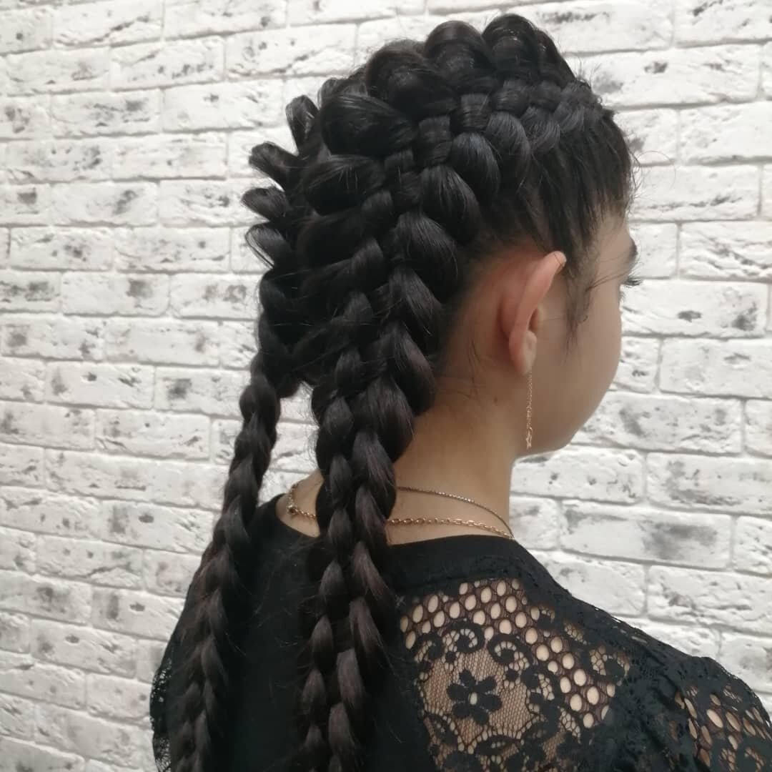 французские косички брейды, французские косички boxer-braids, двойная коса на волосах, ажурные боксерские косы, вплетенные косички