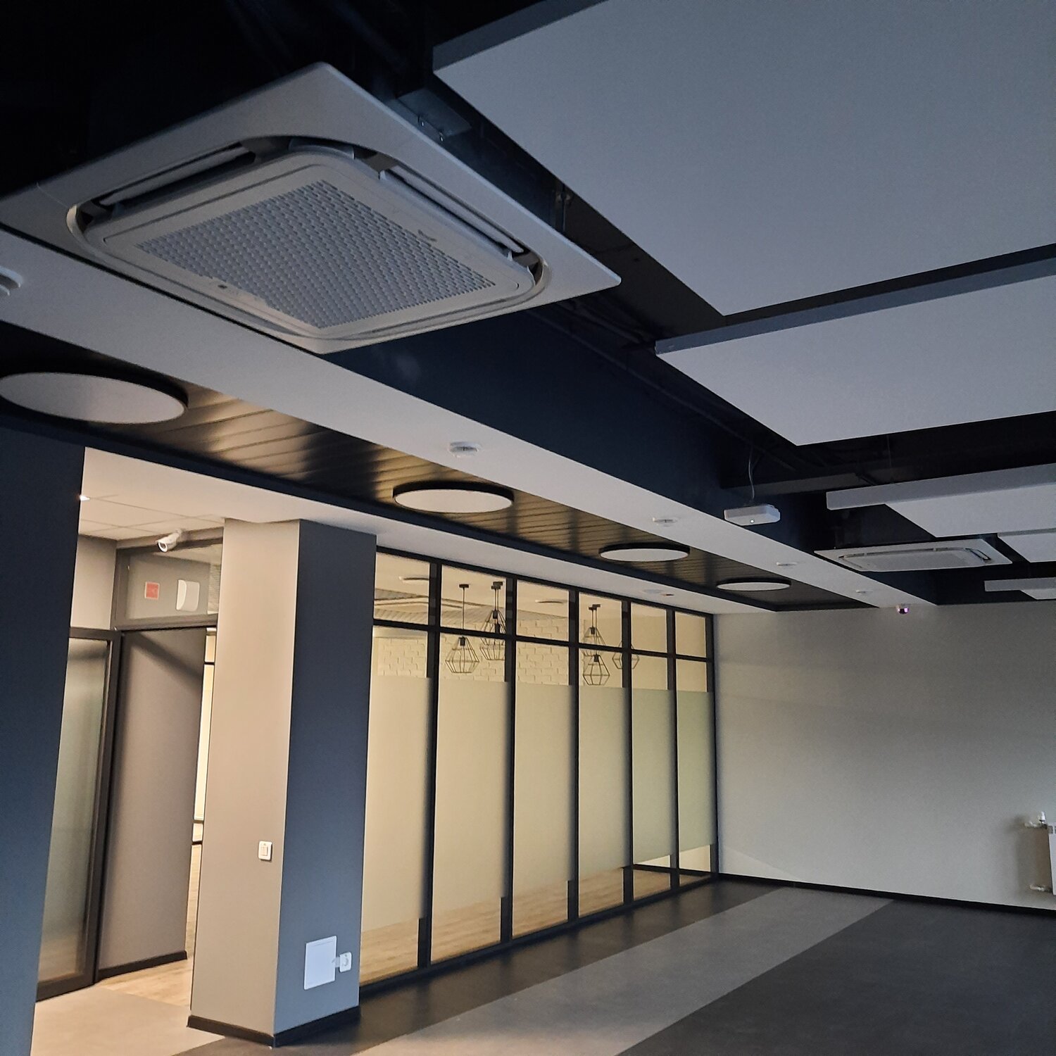 акустические потолочные системы экофон, armstrong canopy 1200х600, помещение, помещение свободного назначения, потолочные системы