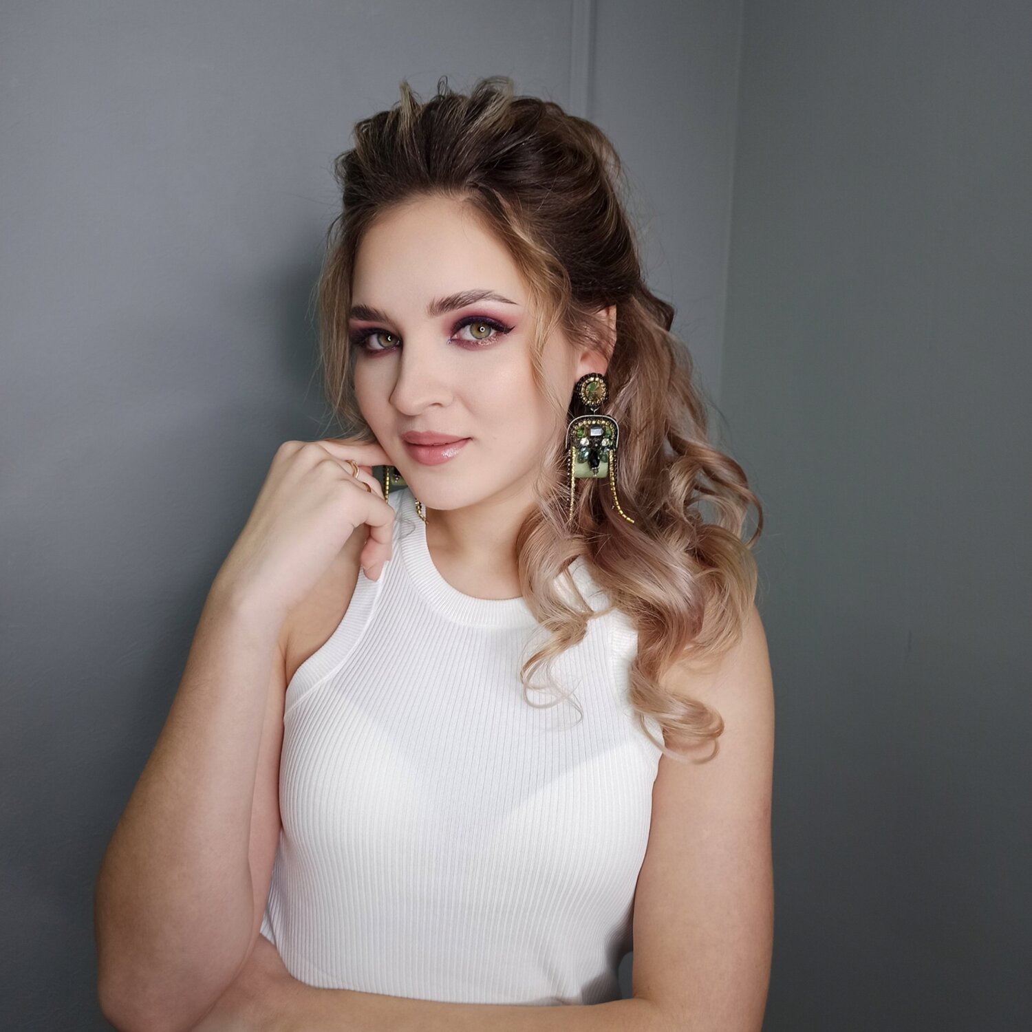 девушка, ксения кузнецова и марина девятова, прическа макияж к свадьбе томск, свадебный макияж, прическа макияж