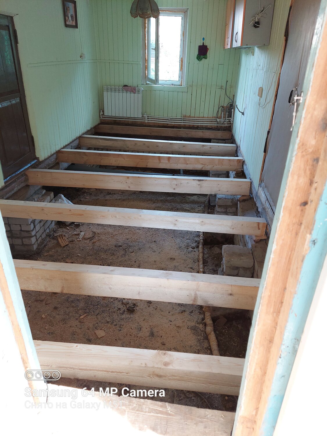 лаги пола, полы в доме, лаги старого пола, черновой пол в доме, пол в доме