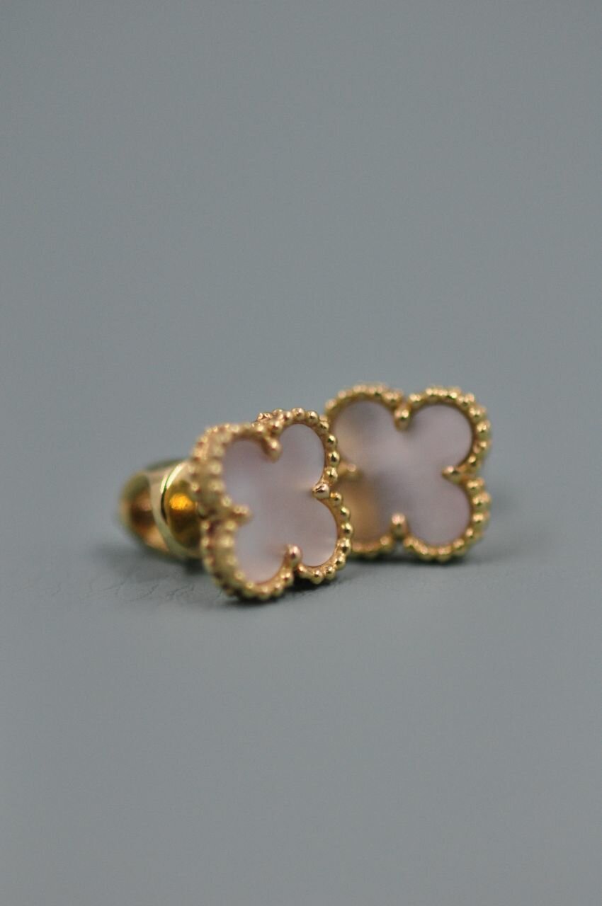 серьги клевер van cleef, van cleef серьги клевер оригинал, ювелирочка серьги четырехлистник, клевер ван клиф серьги перламутр, серьга